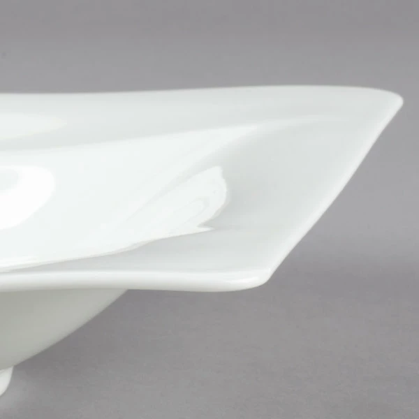 Villeroy & Boch 10-4510-2700 Modern Grace 9 1/4" X 8 1/4" White Bone Porcelain Deep Plate - 6/Case 4 Villeroy & Boch 10-4510-2700 Modern Grace 9 1/4" X 8 1/4" White Bone Porcelain Deep Plate - 6/Case - Image 4